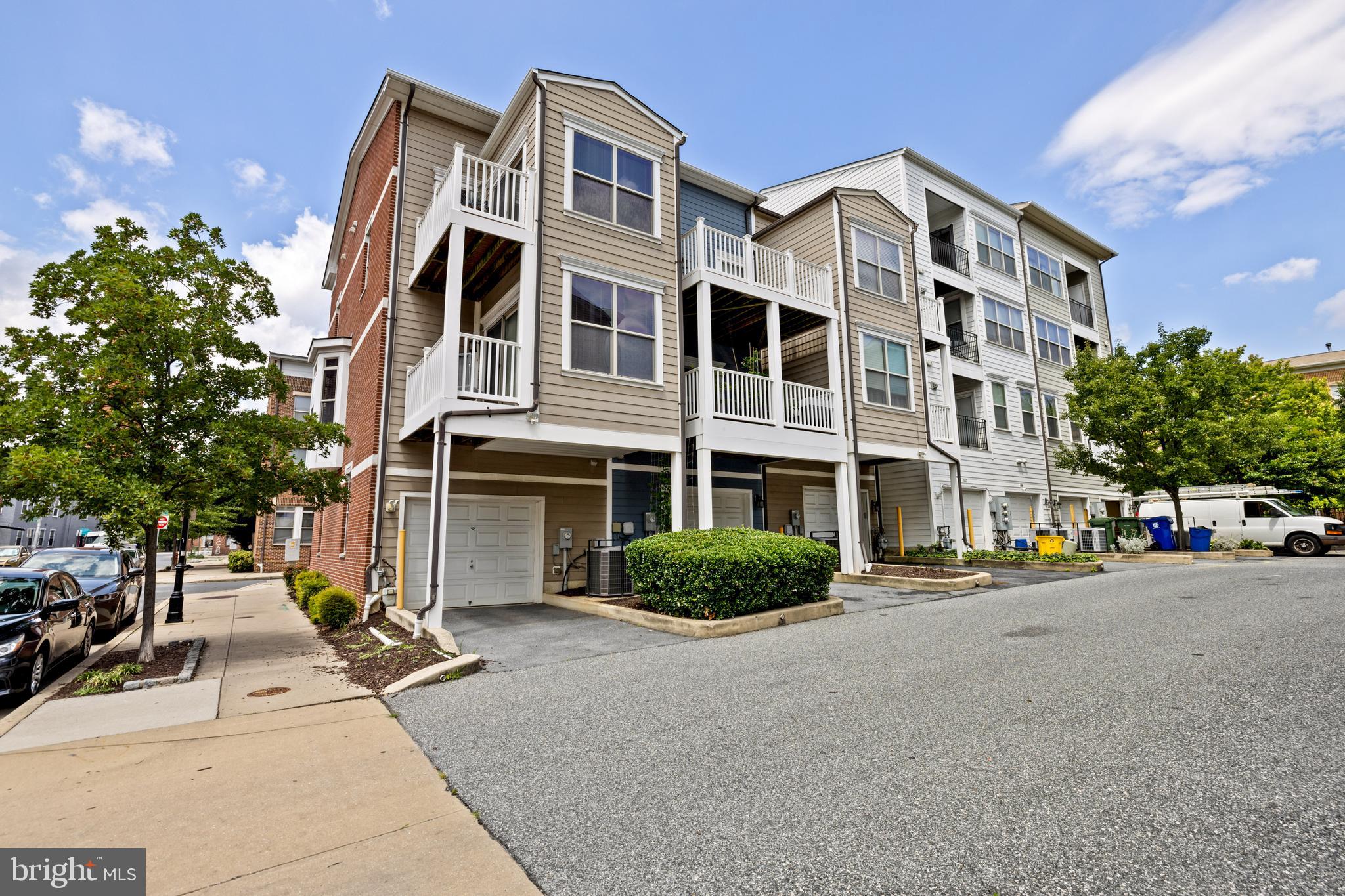 ALBEMARLE SQUARE - Residential