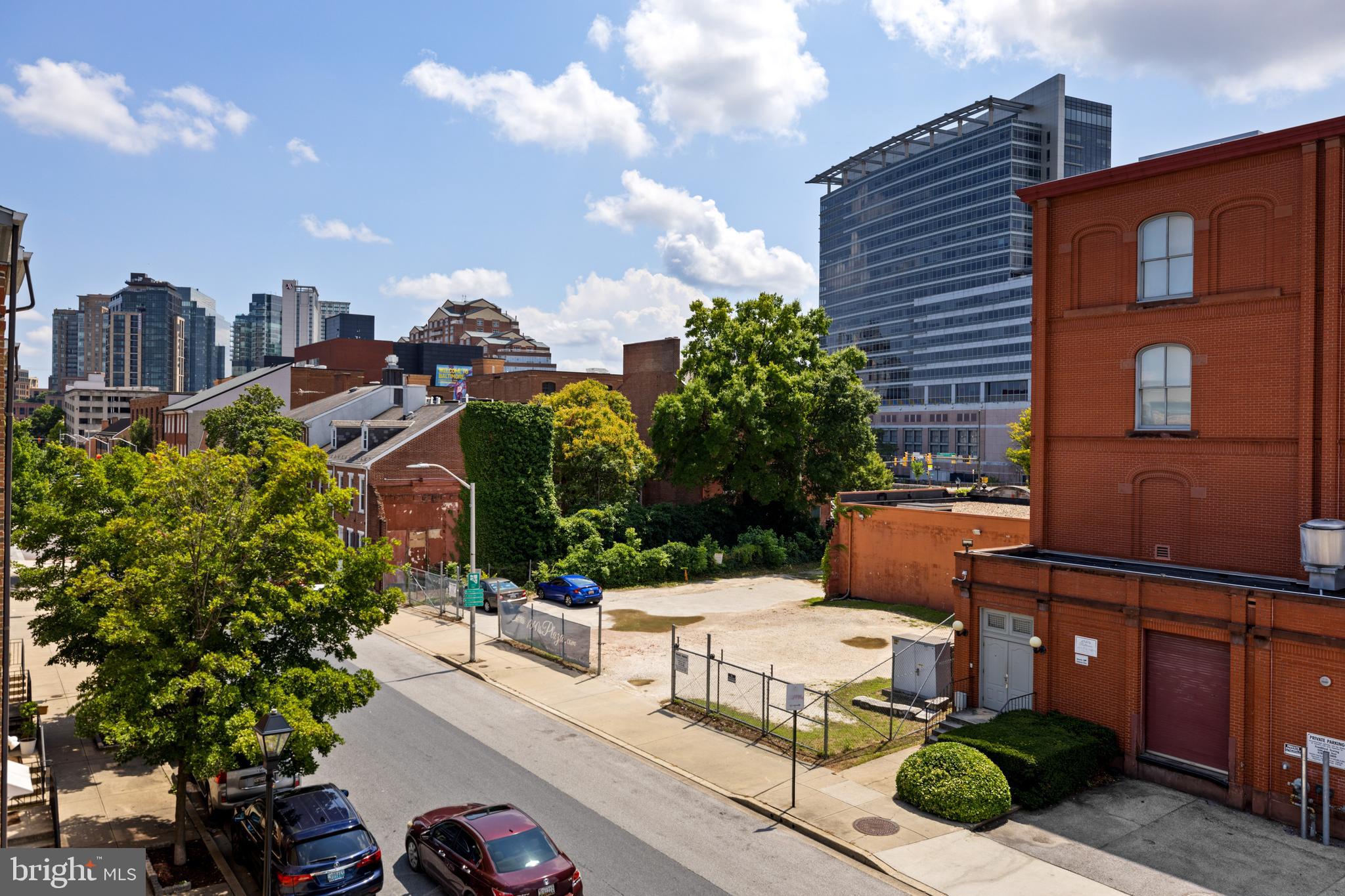 ALBEMARLE SQUARE - Residential