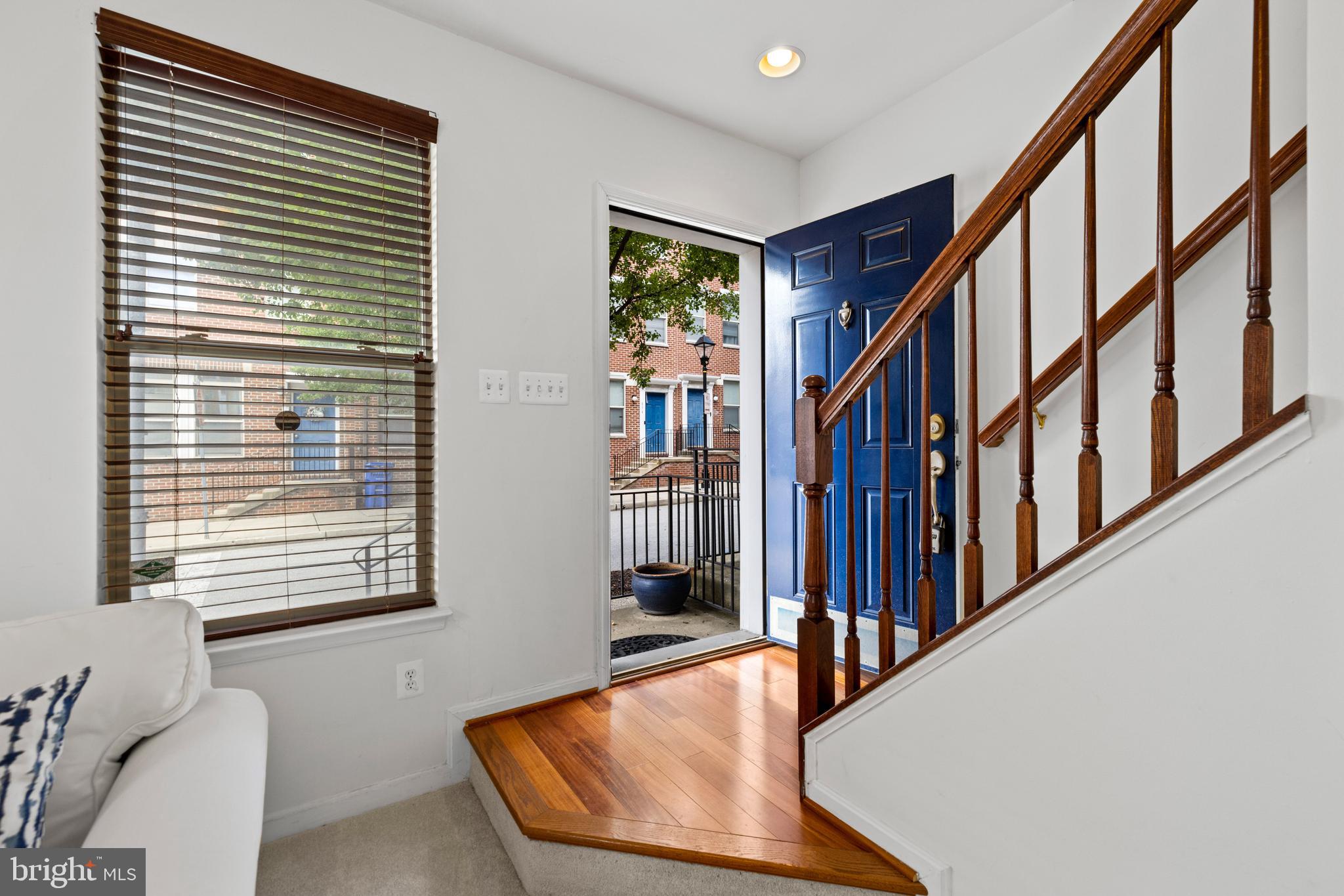 ALBEMARLE SQUARE - Residential