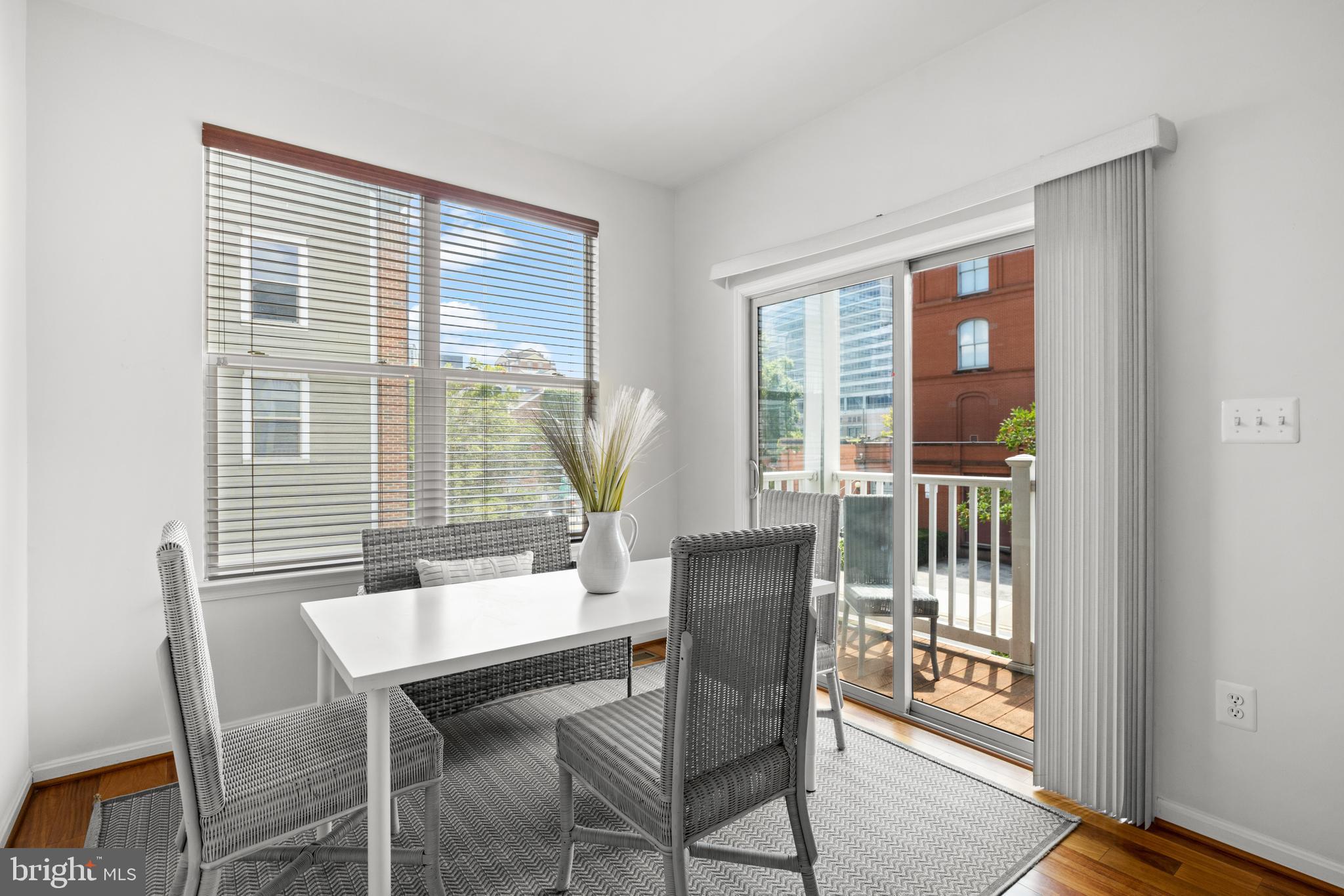 ALBEMARLE SQUARE - Residential