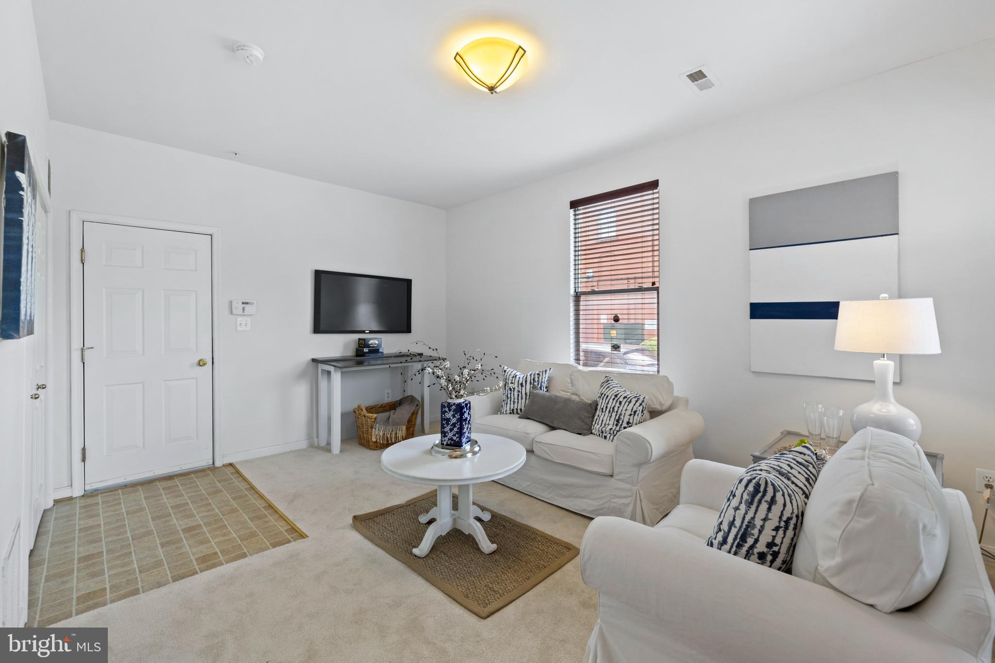 ALBEMARLE SQUARE - Residential