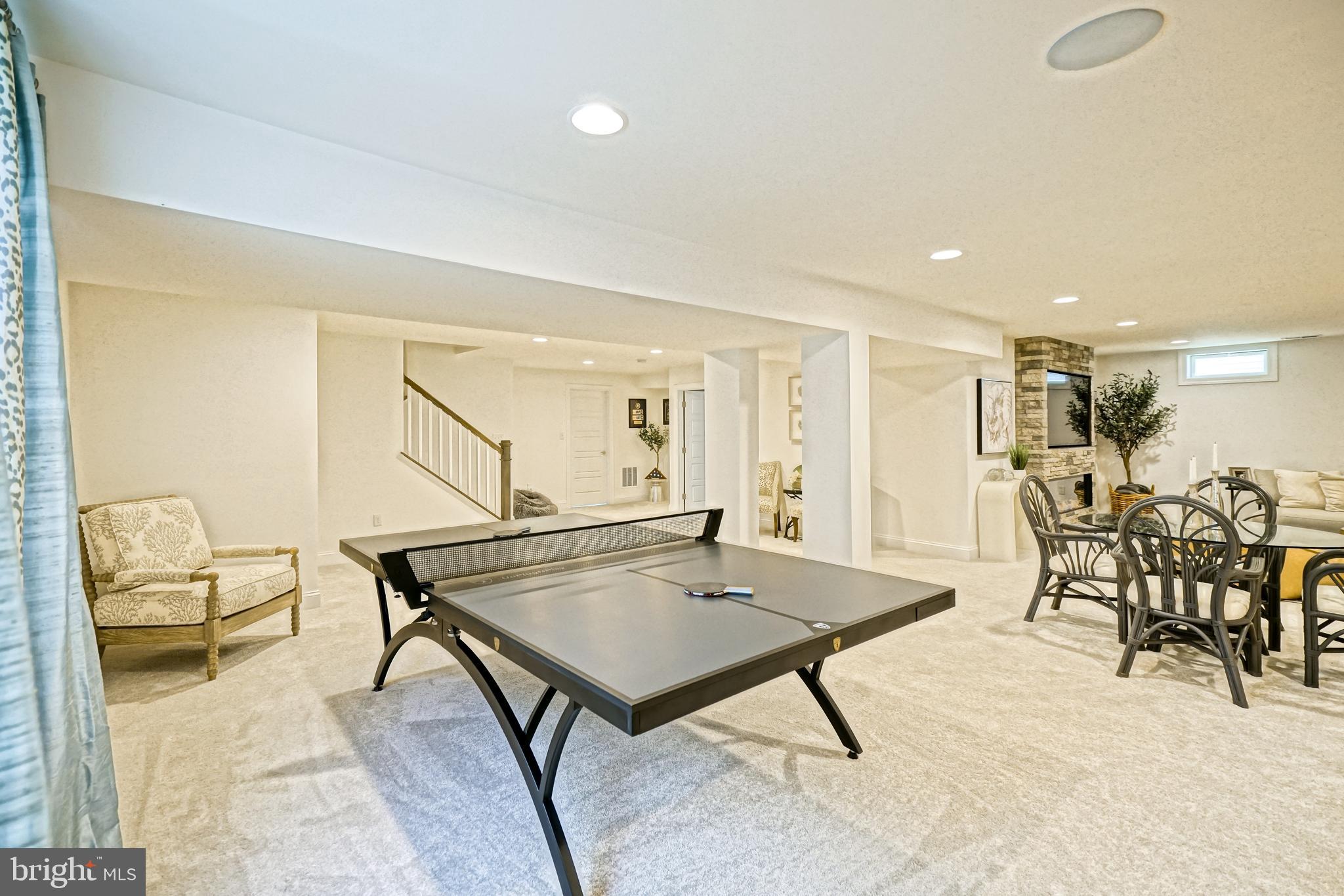 GOVERNORS - Residential