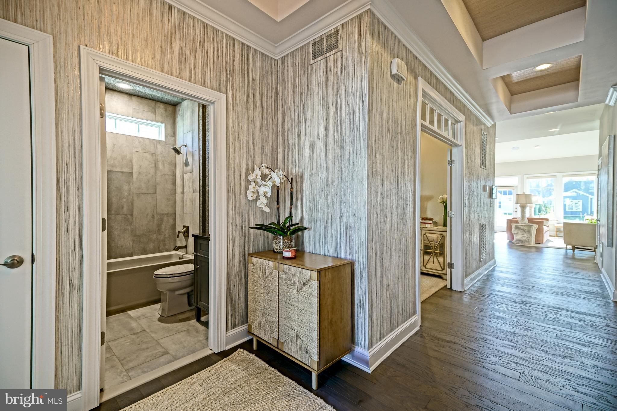 GOVERNORS - Residential