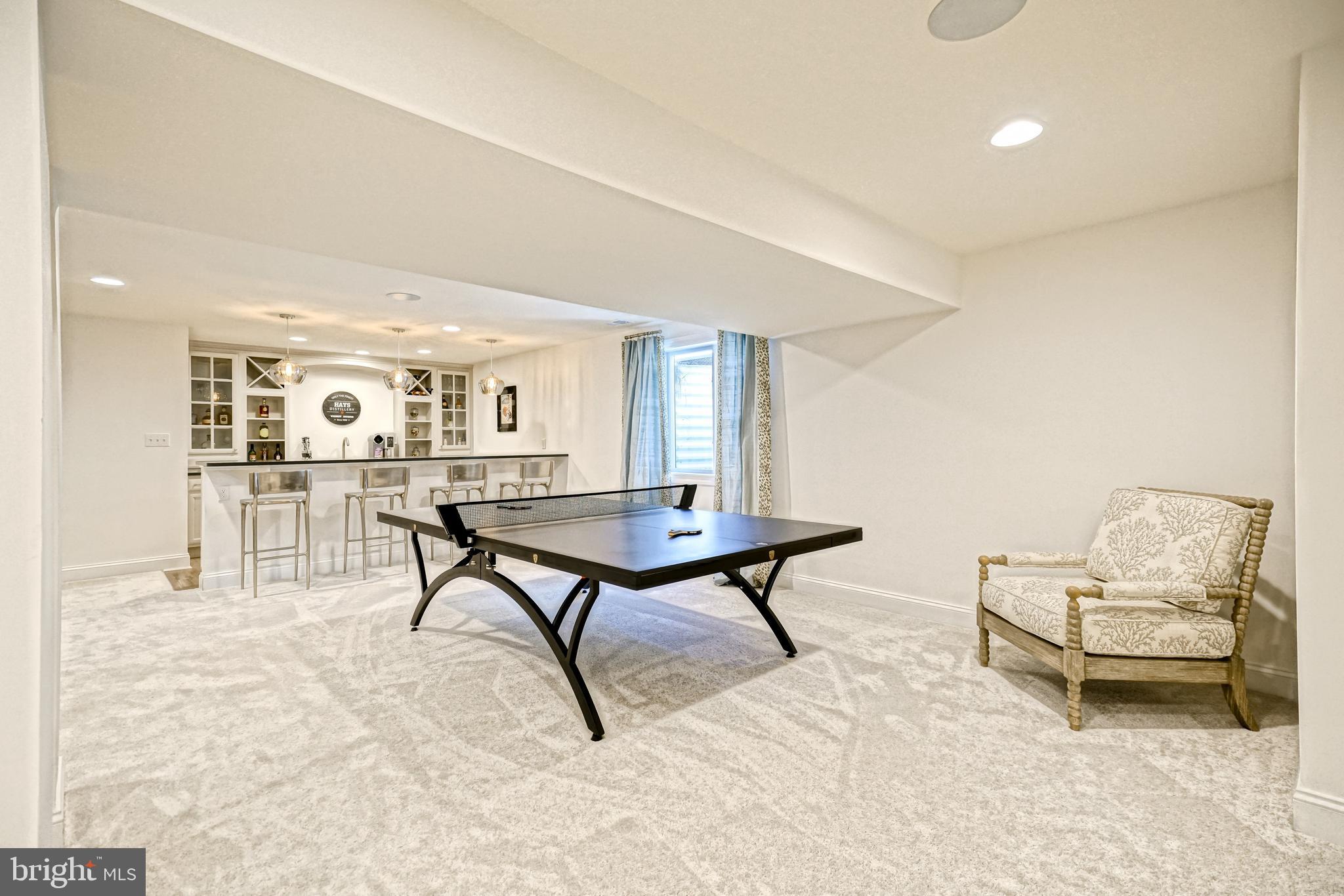 GOVERNORS - Residential