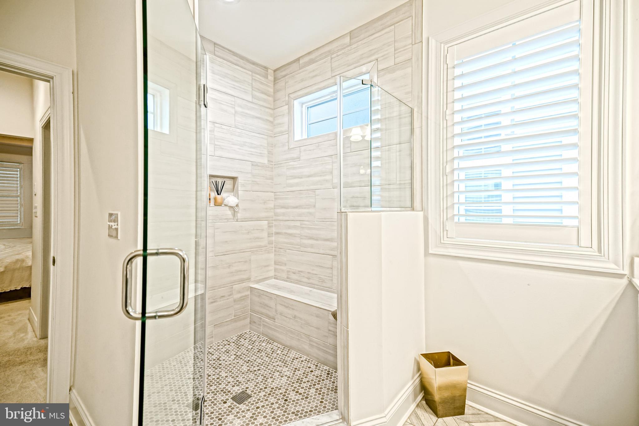 GOVERNORS - Residential