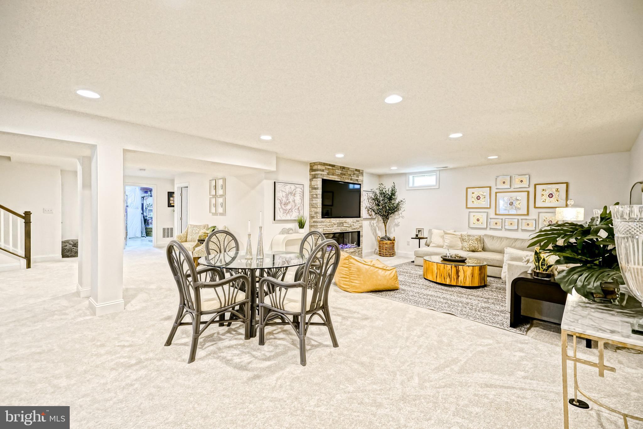 GOVERNORS - Residential