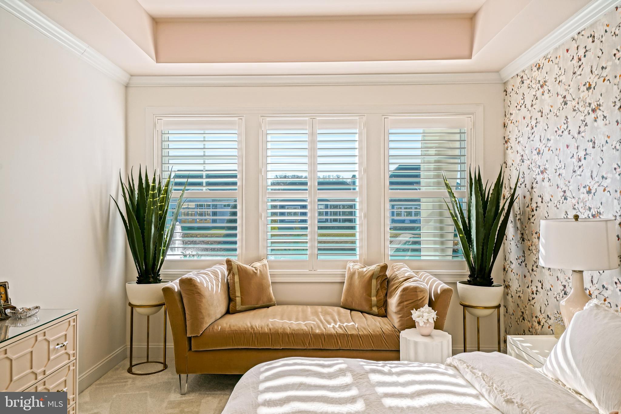 GOVERNORS - Residential