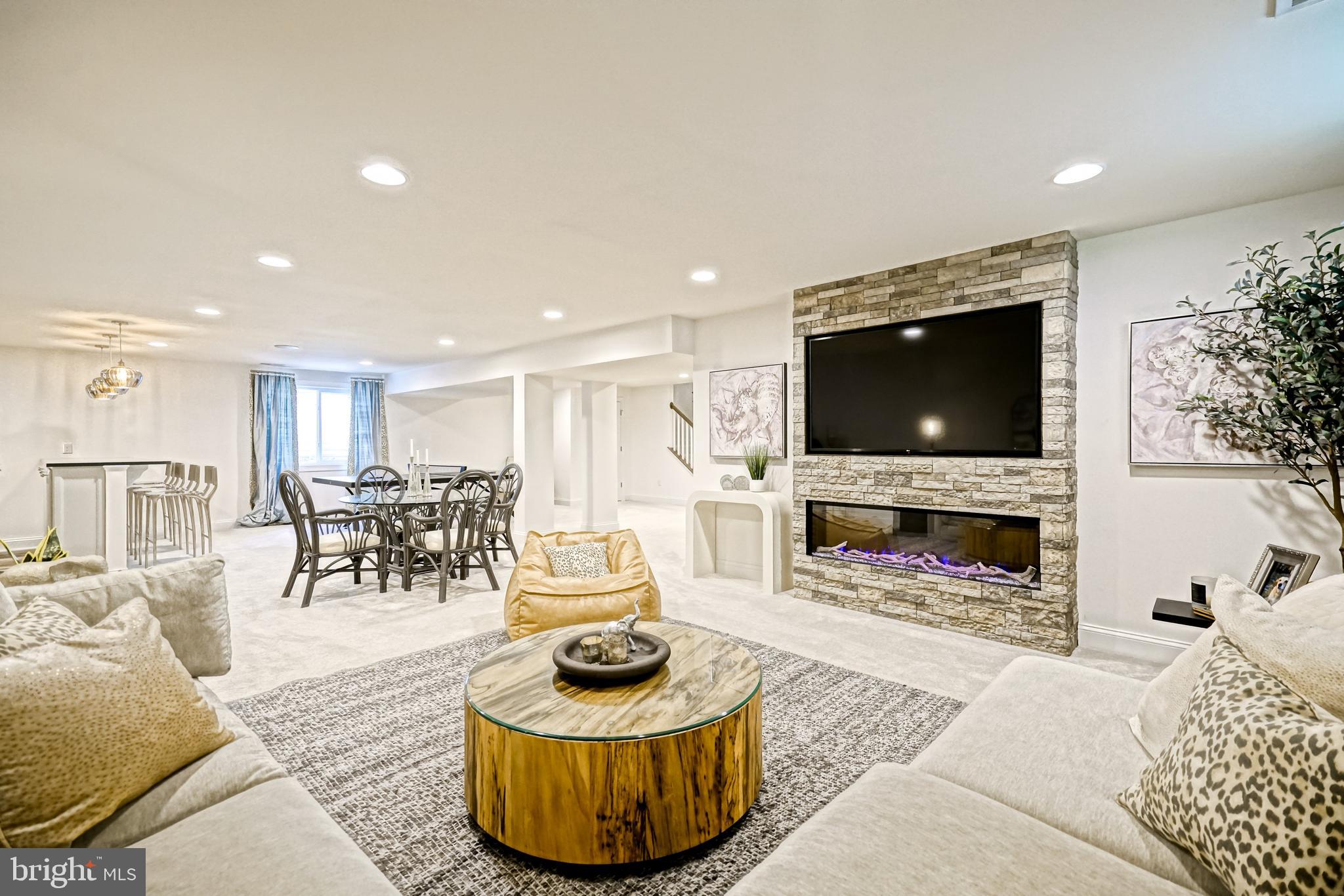 GOVERNORS - Residential