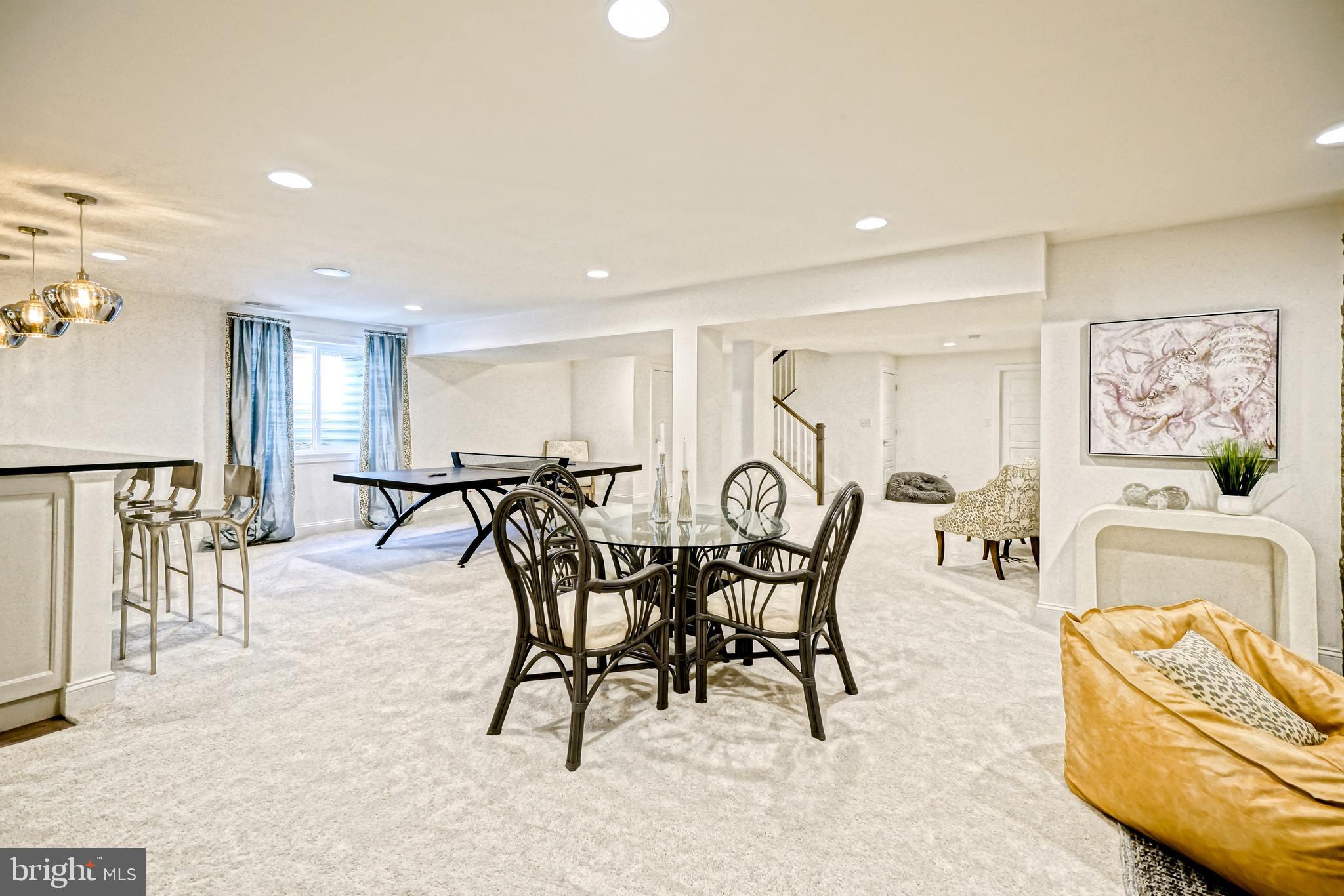 GOVERNORS - Residential