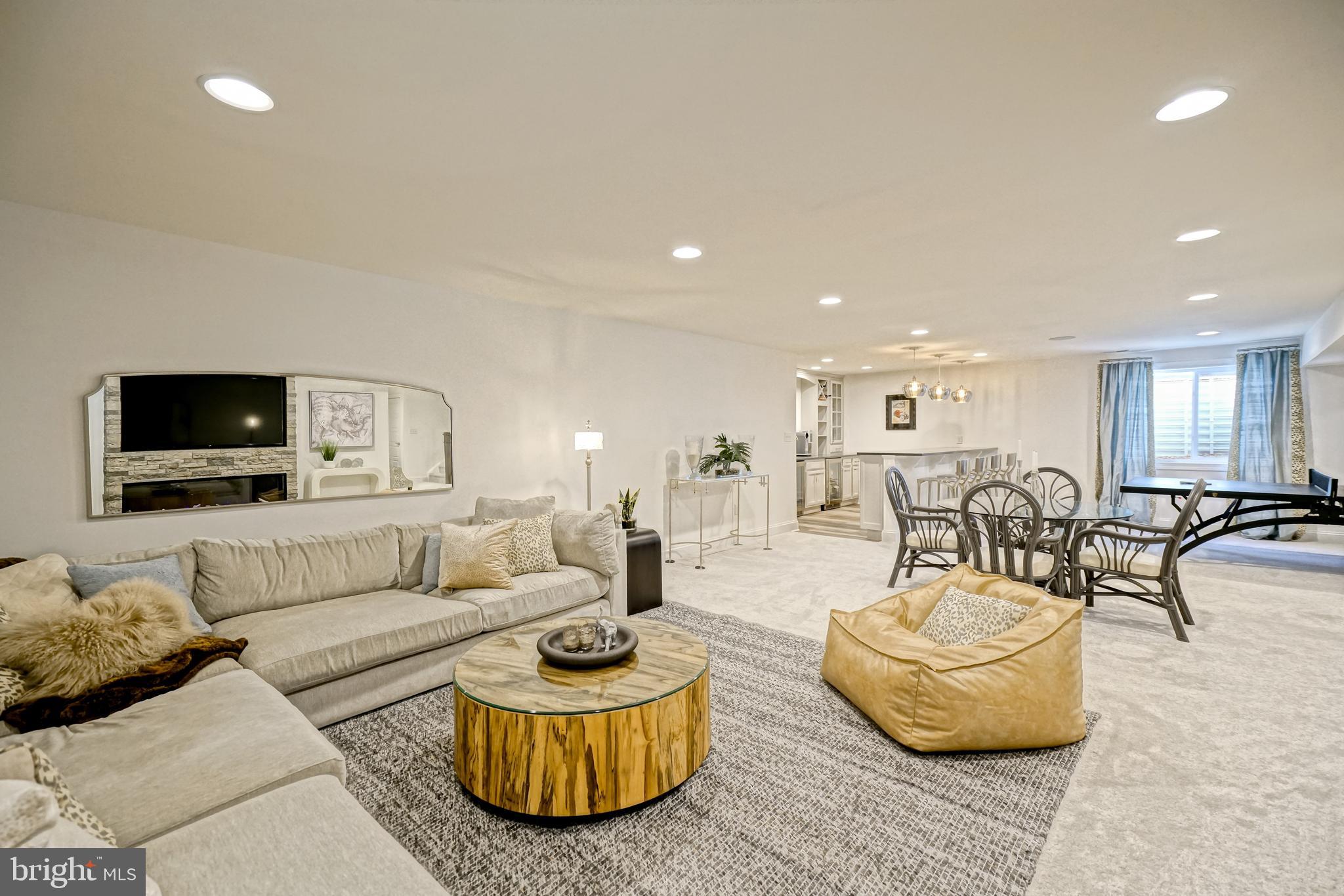 GOVERNORS - Residential