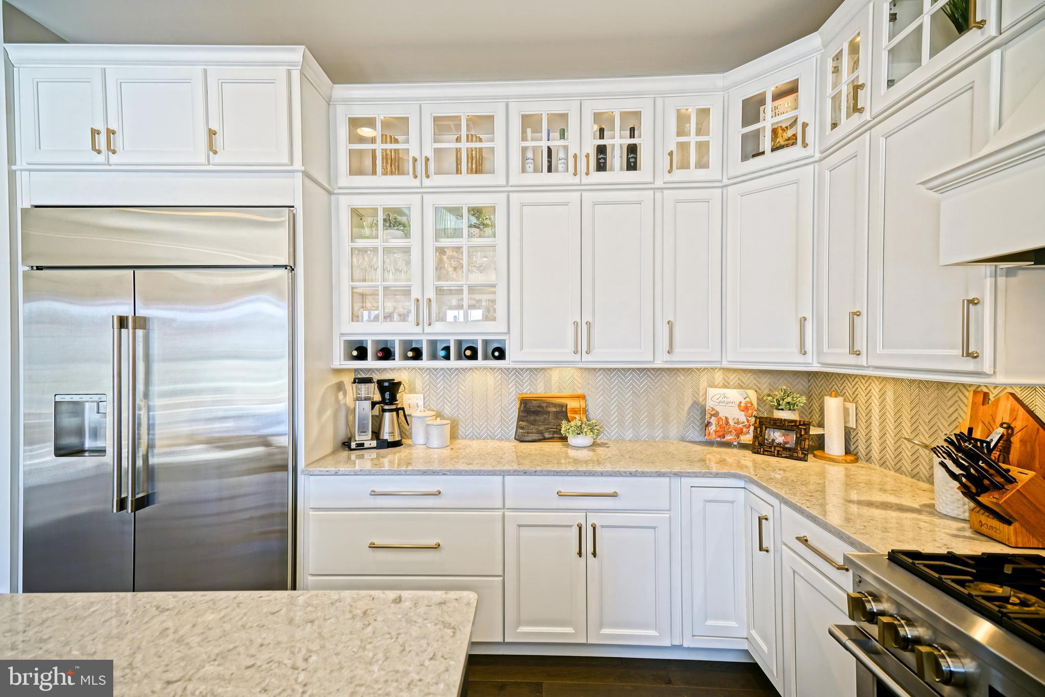 GOVERNORS - Residential