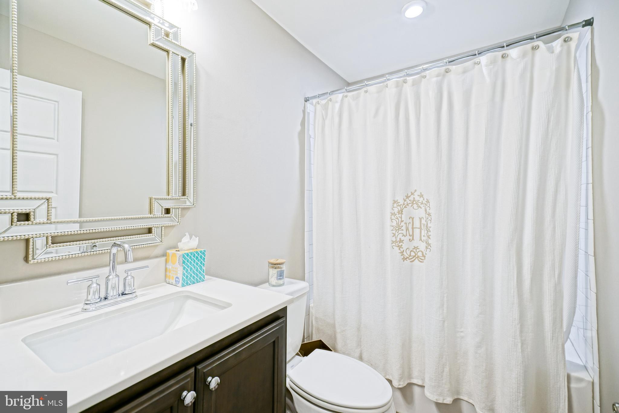 GOVERNORS - Residential