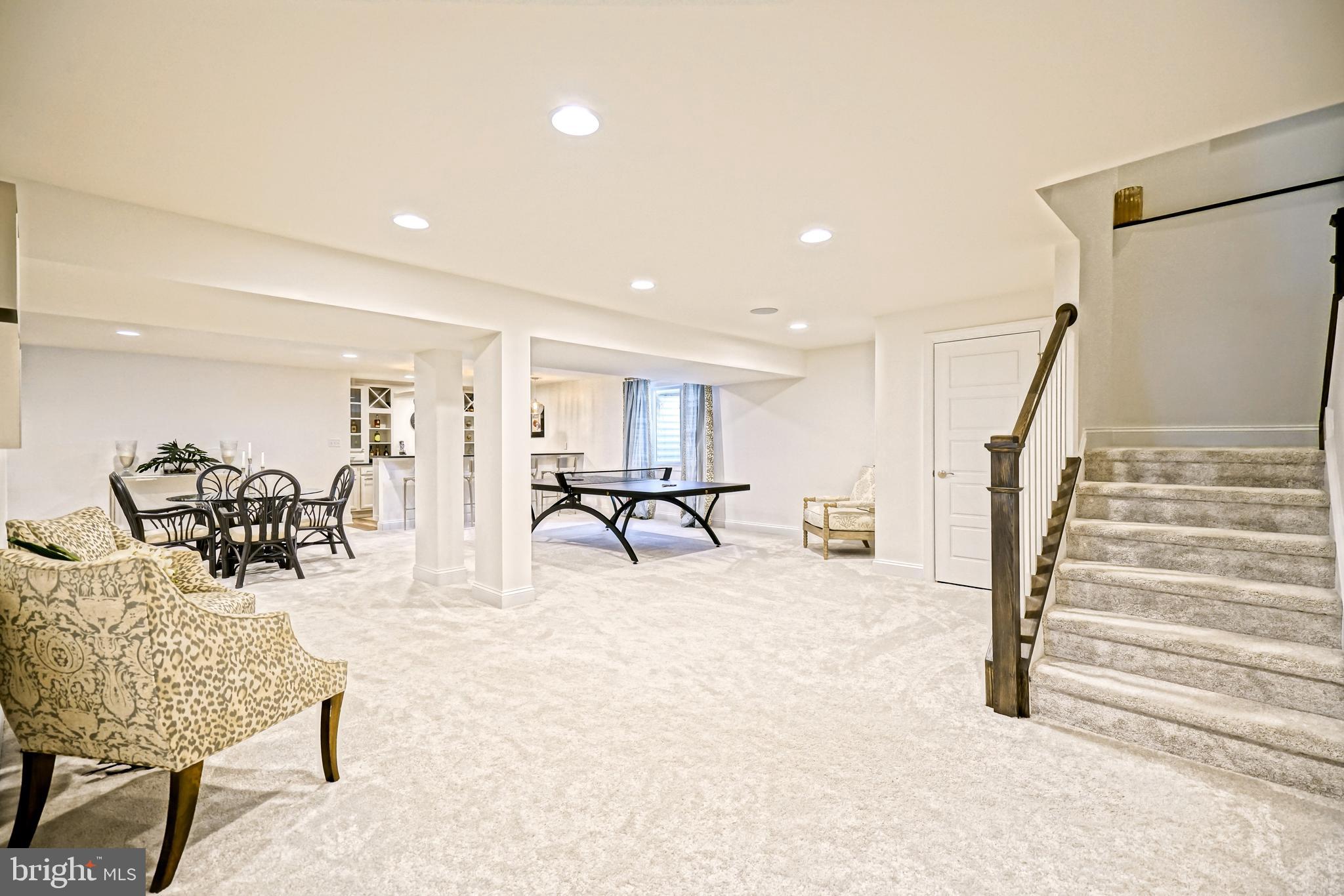 GOVERNORS - Residential