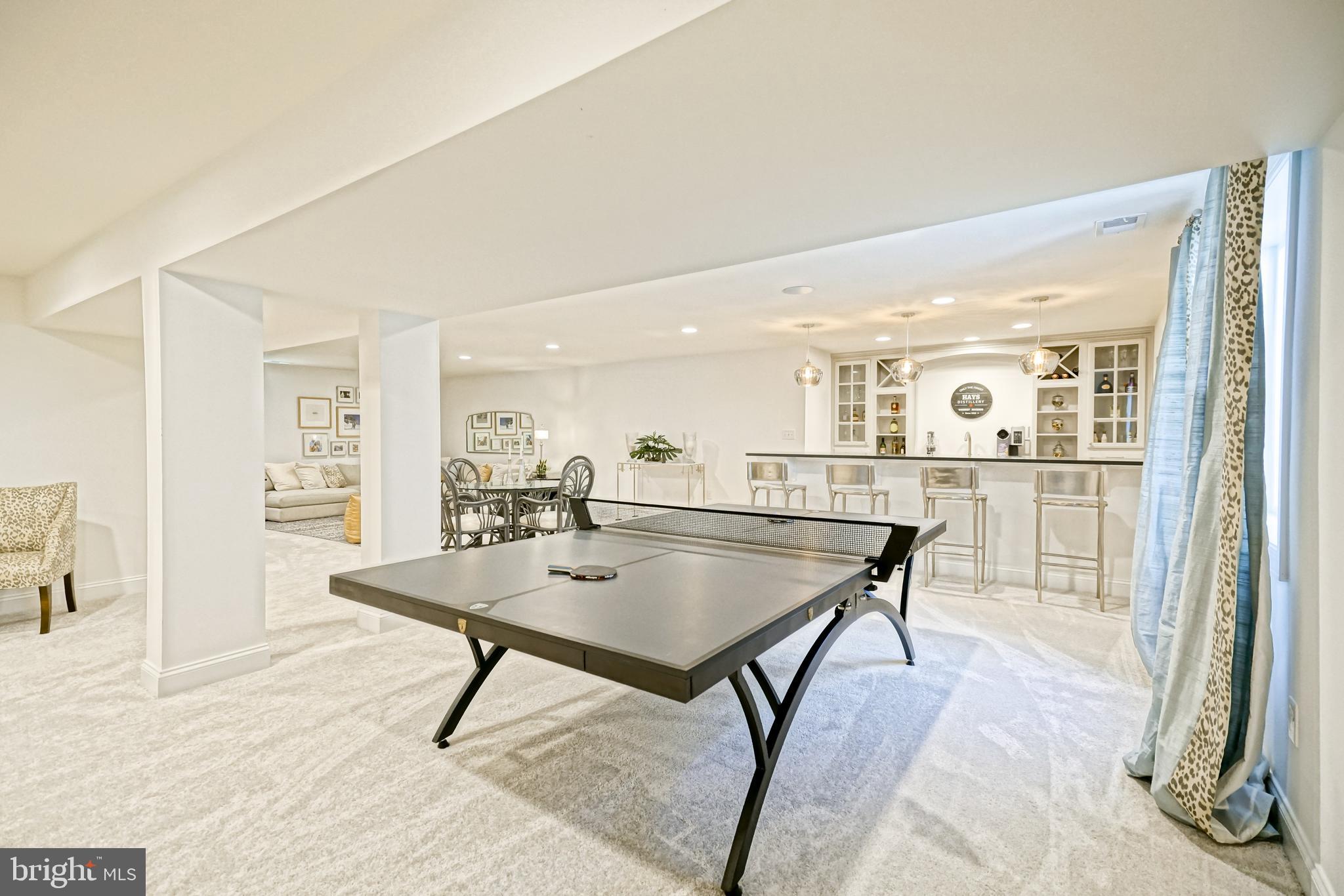 GOVERNORS - Residential