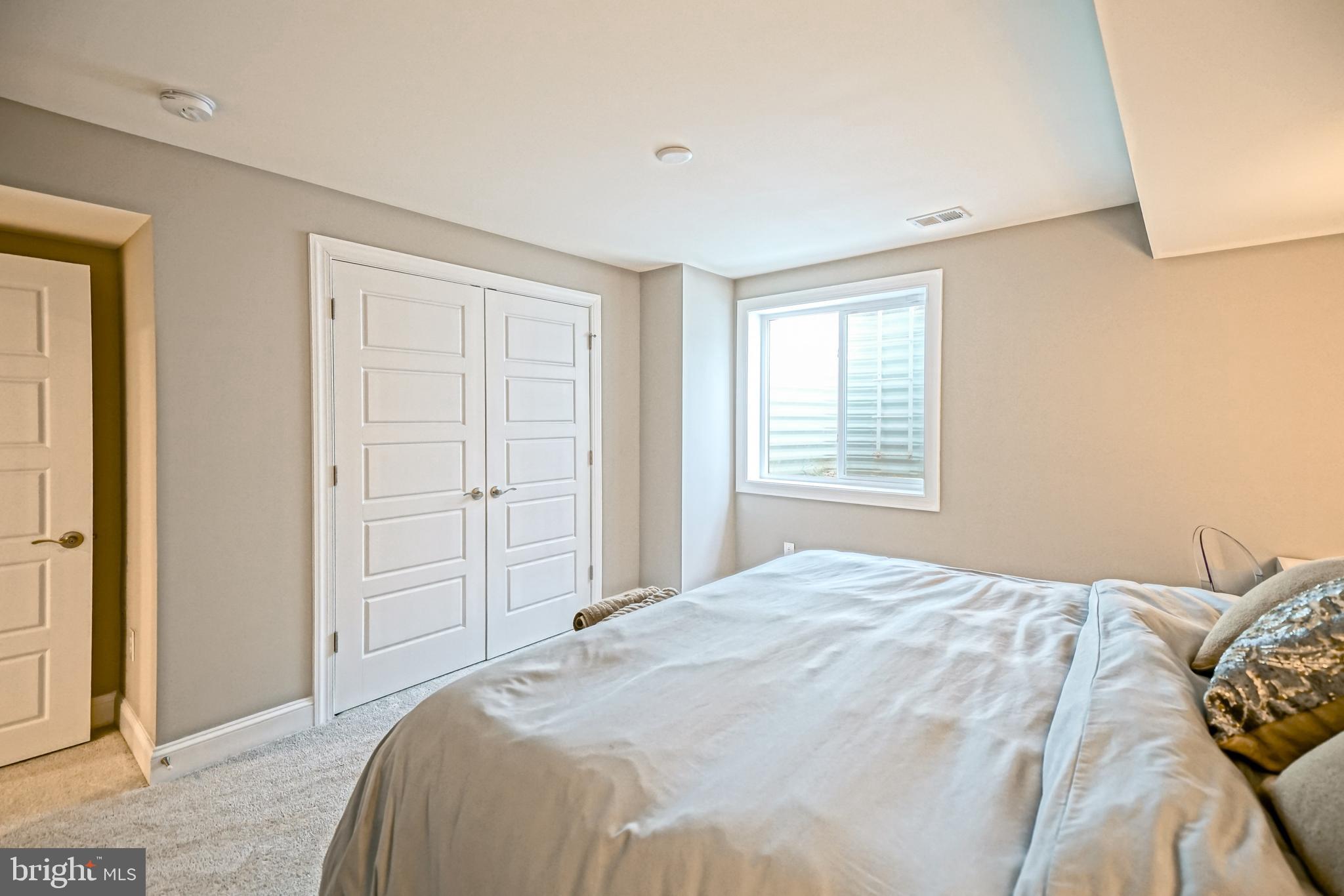 GOVERNORS - Residential