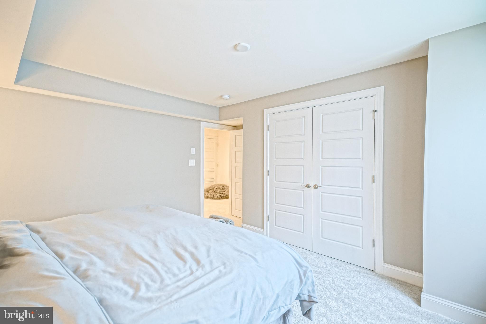 GOVERNORS - Residential