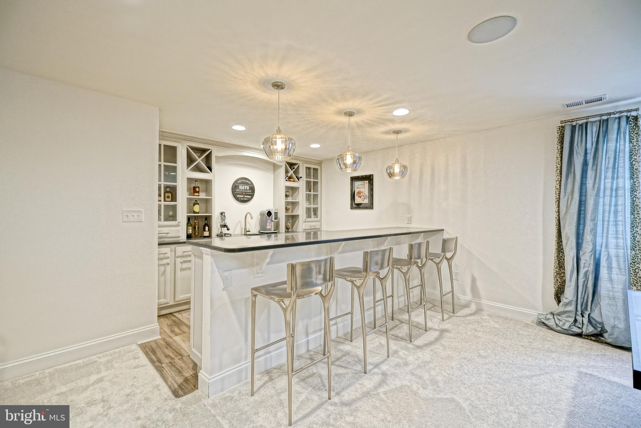 GOVERNORS - Residential