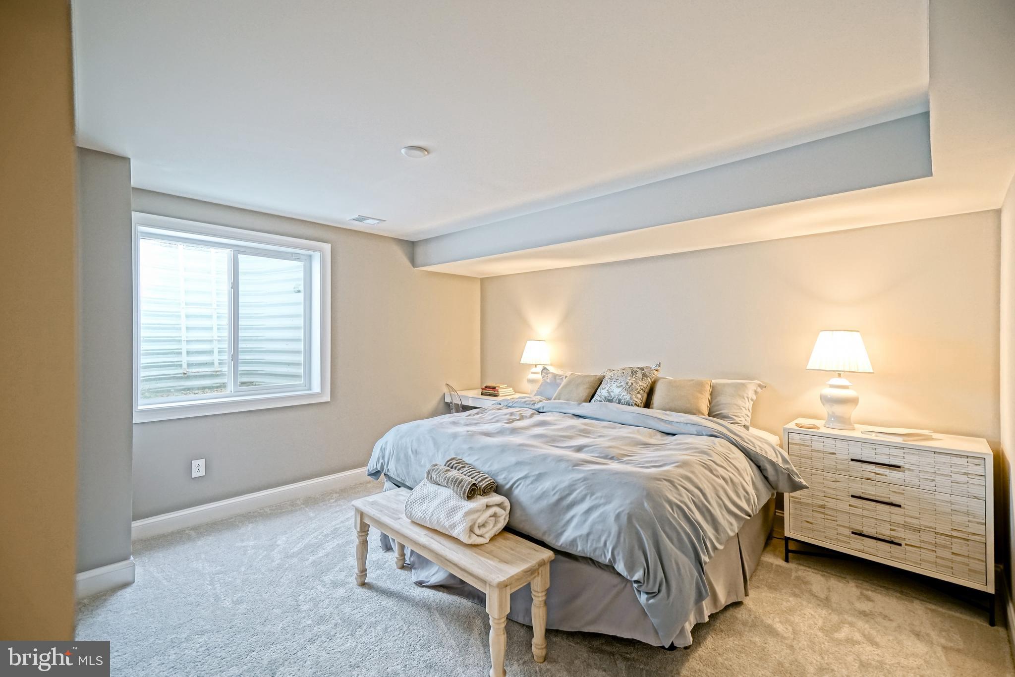 GOVERNORS - Residential