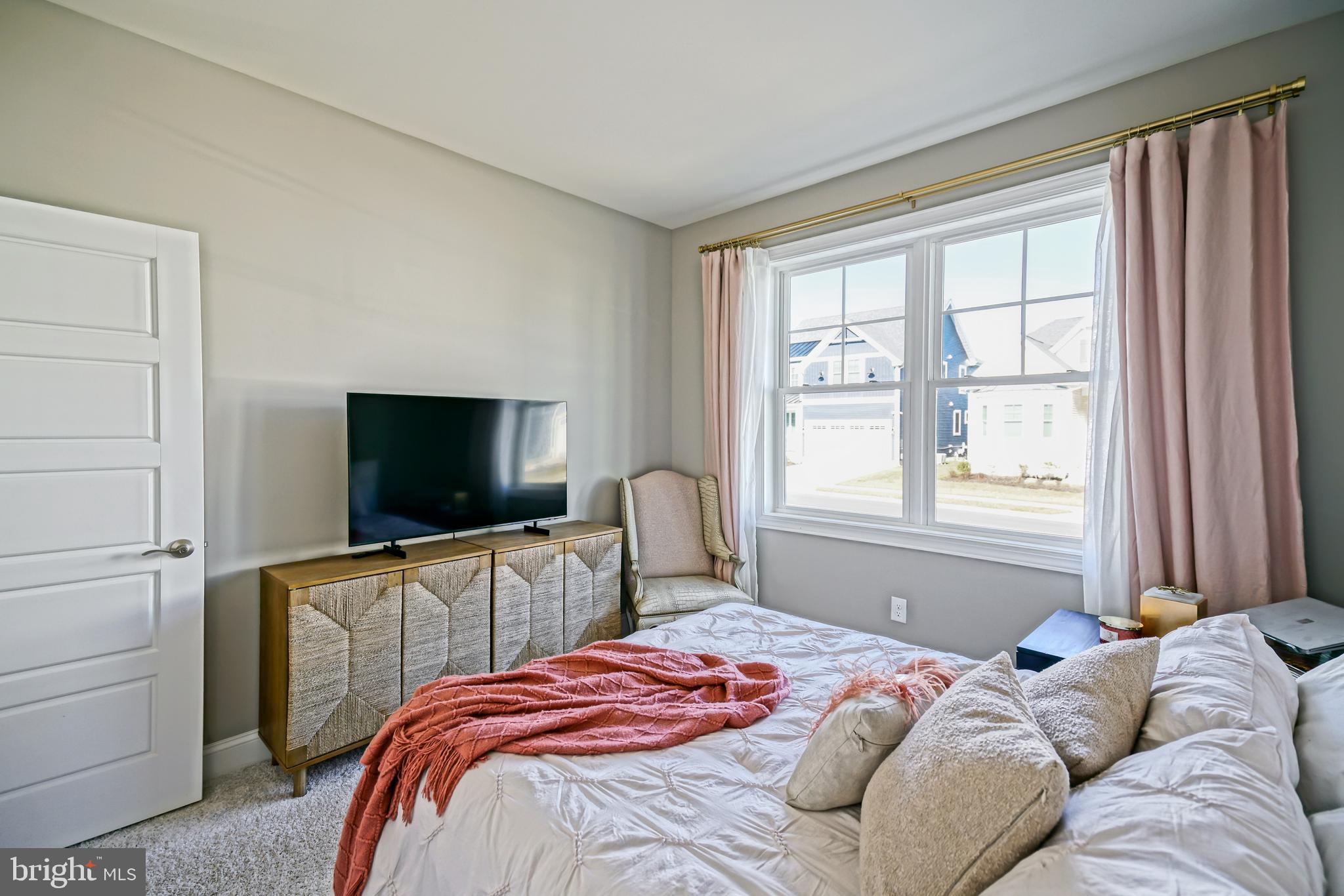 GOVERNORS - Residential