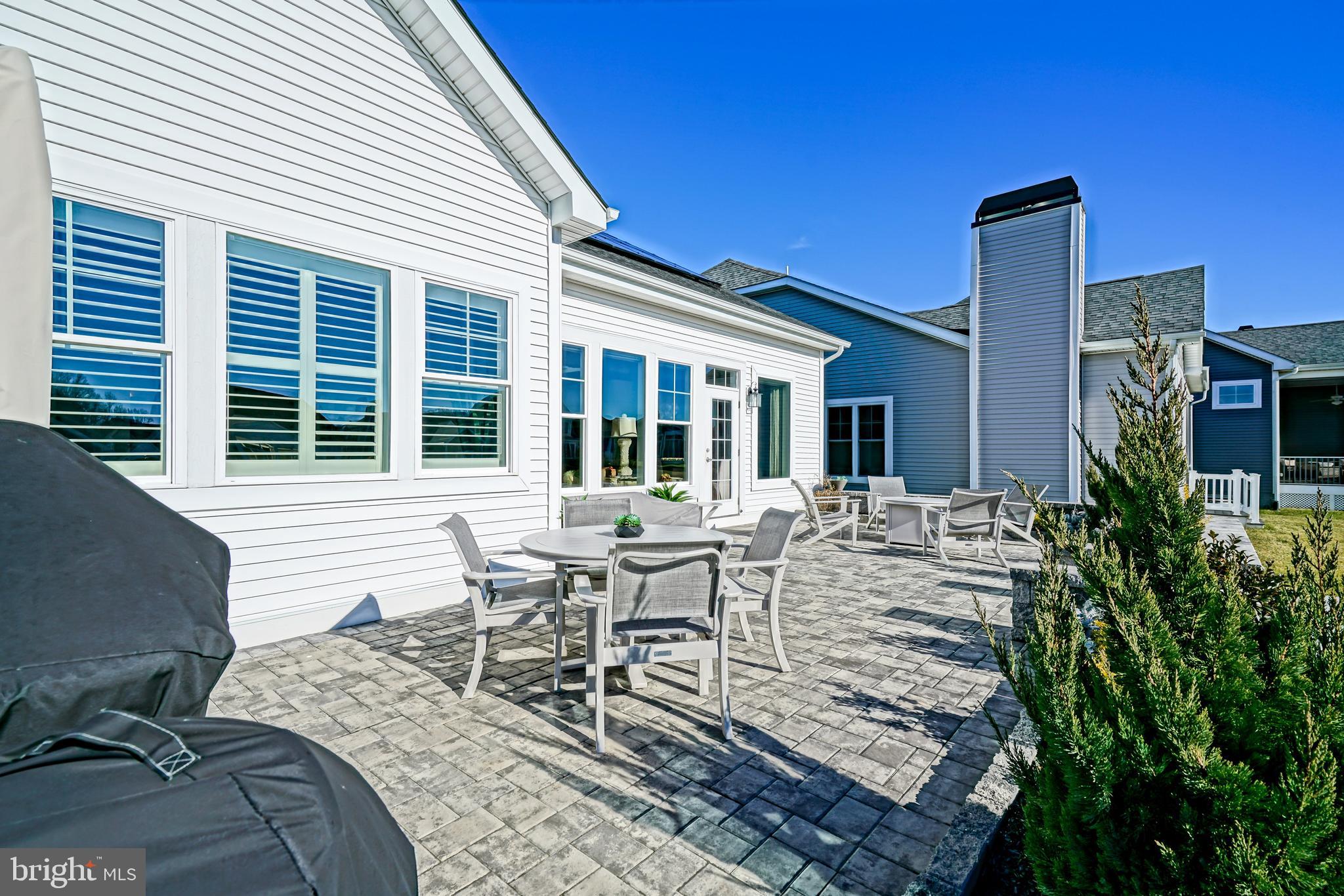 GOVERNORS - Residential