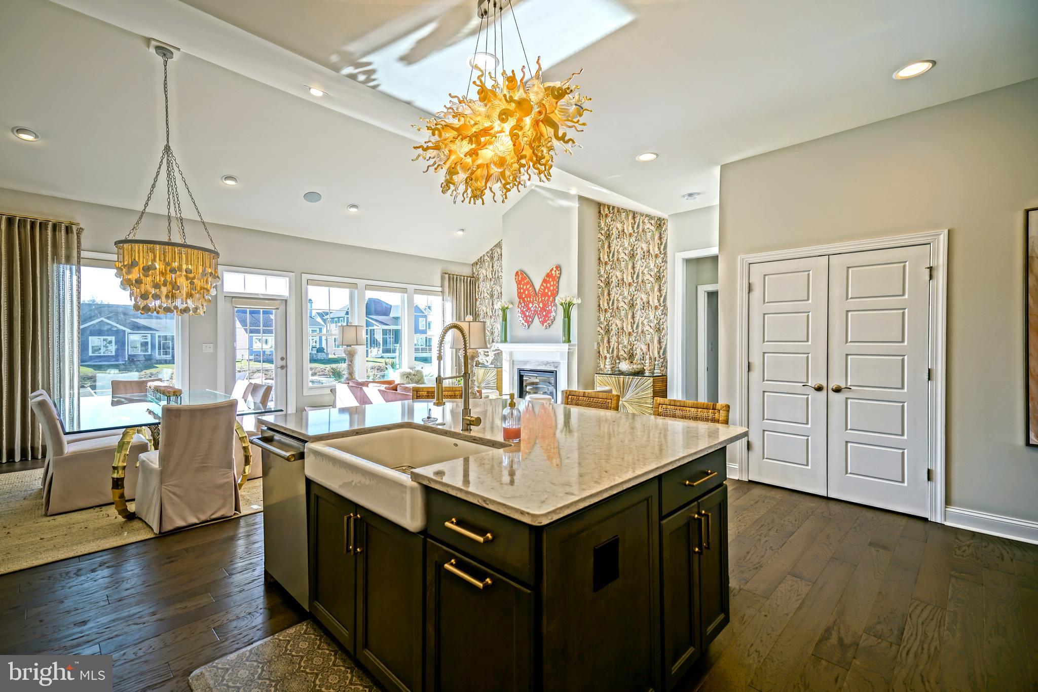 GOVERNORS - Residential