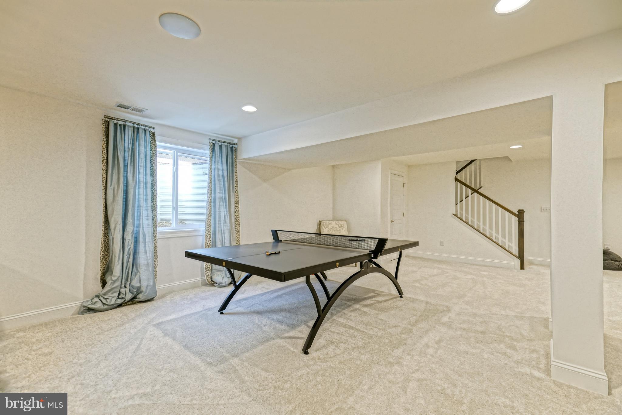 GOVERNORS - Residential