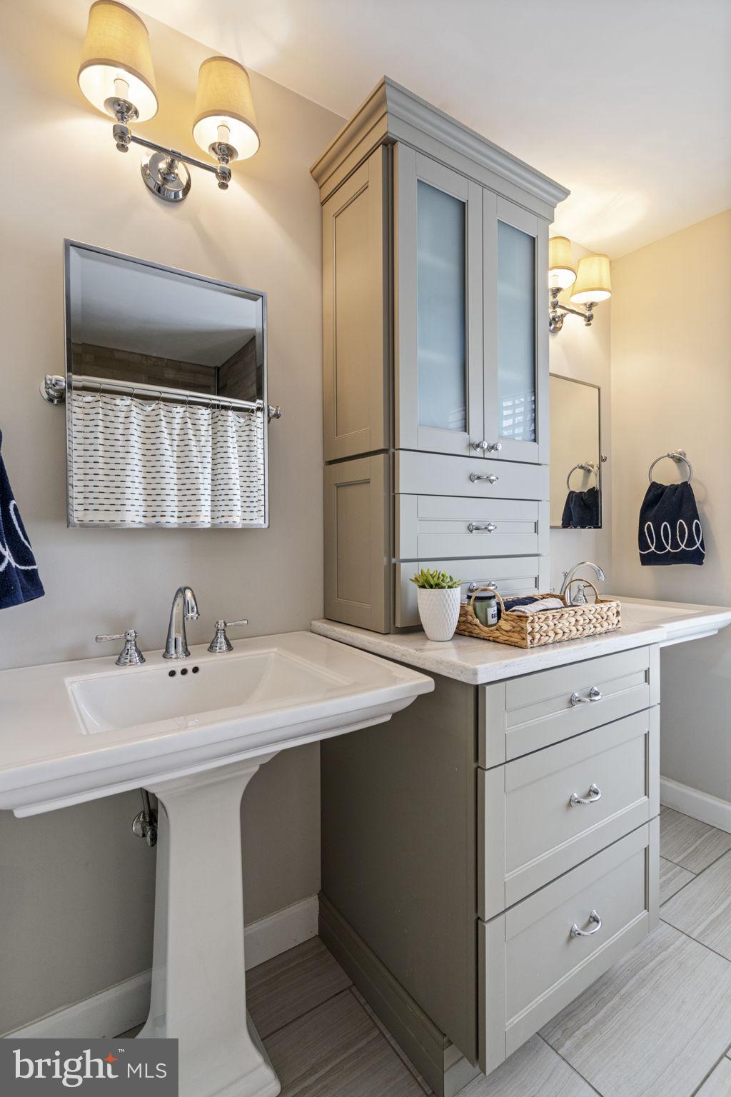 MONTCLAIR - Residential