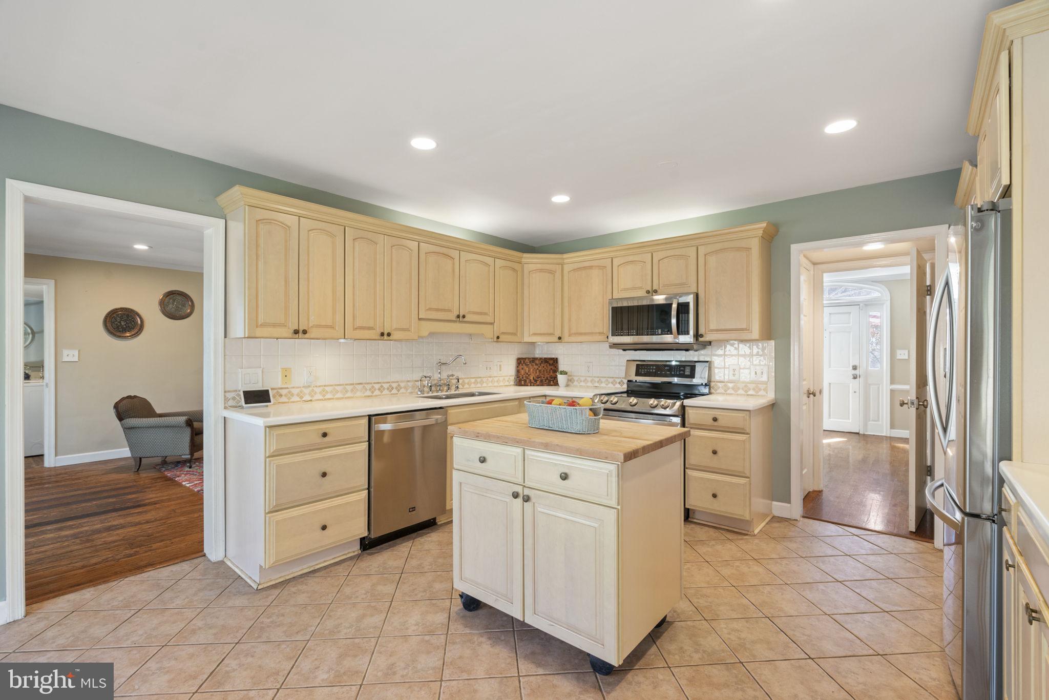 MONTCLAIR - Residential