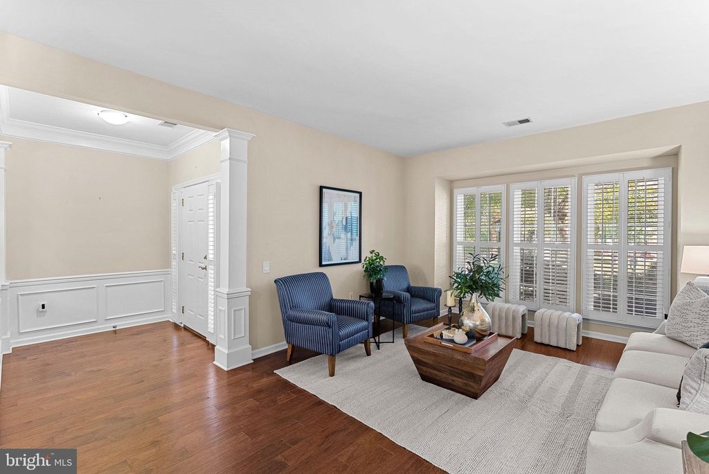 Photo of 1853 Faversham Way, WOODBRIDGE, VA 22192 (MLS # VAPW2103748)