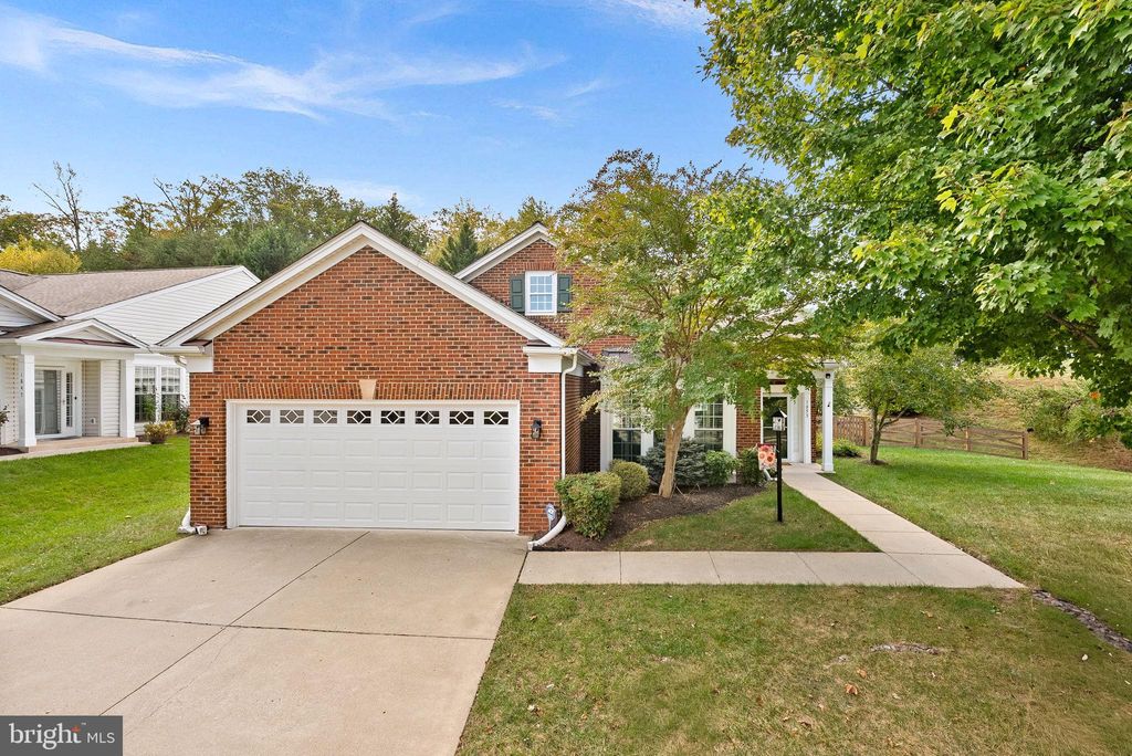 Photo of 1853 Faversham Way, WOODBRIDGE, VA 22192 (MLS # VAPW2103748)