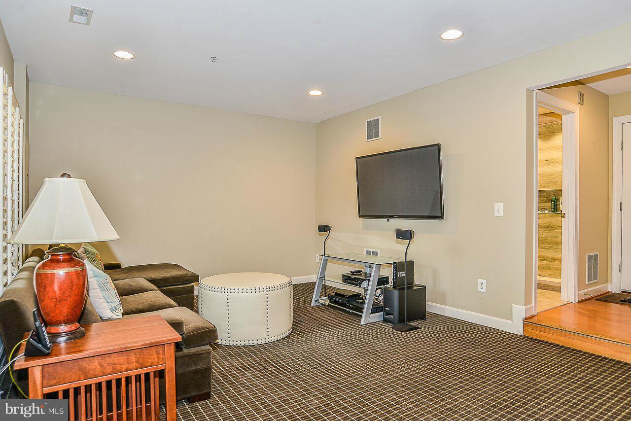 OLD TOWN GREENS - Residential