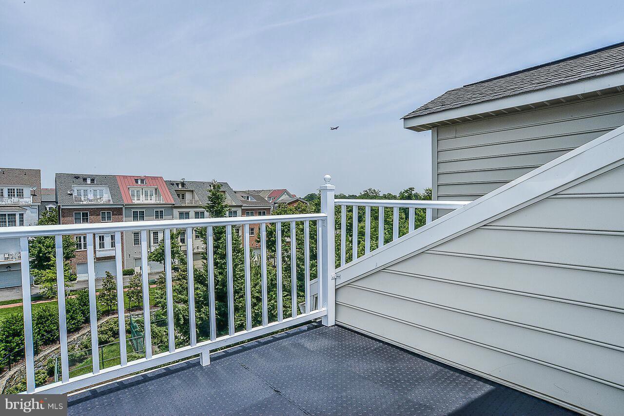 OLD TOWN GREENS - Residential