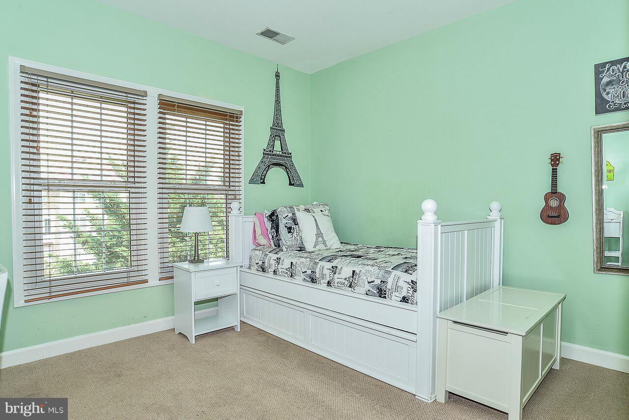 OLD TOWN GREENS - Residential