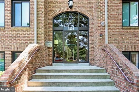 Condo For Sale - 5809 Edson Lane #T-4<br/> ROCKVILLE, MD 20852