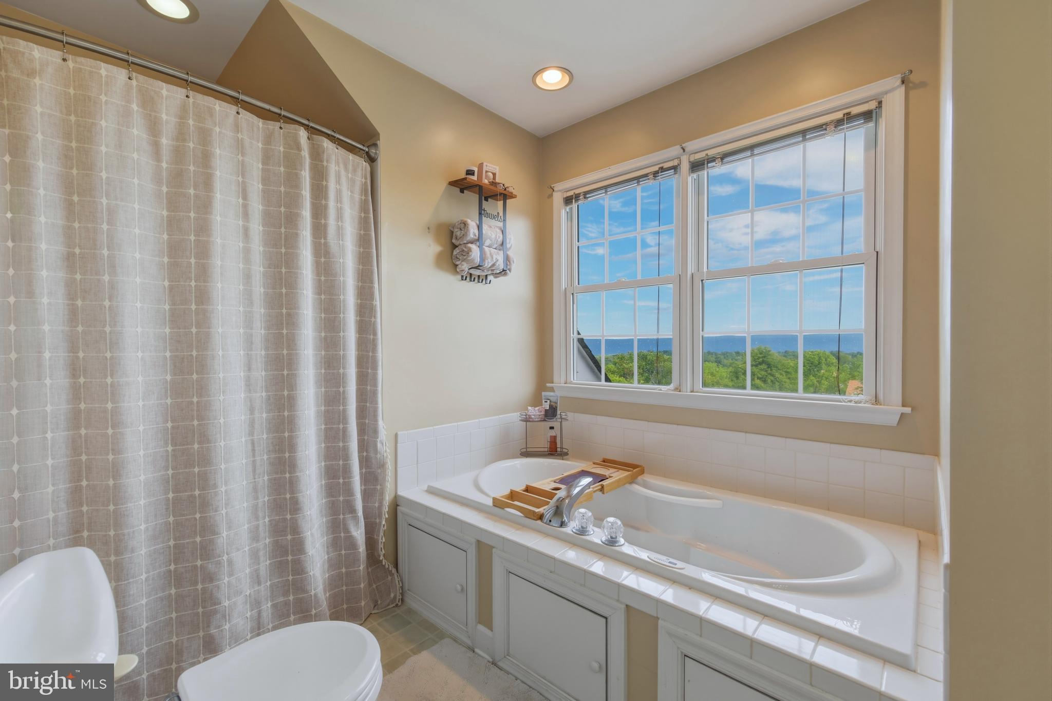 FAIRVIEW - Residential