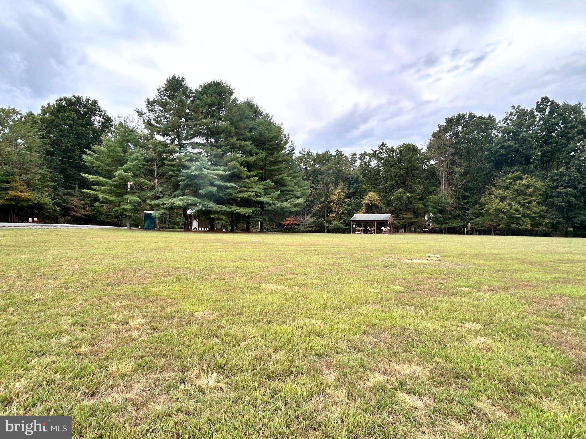 SLEEPY HOLLOW - Land