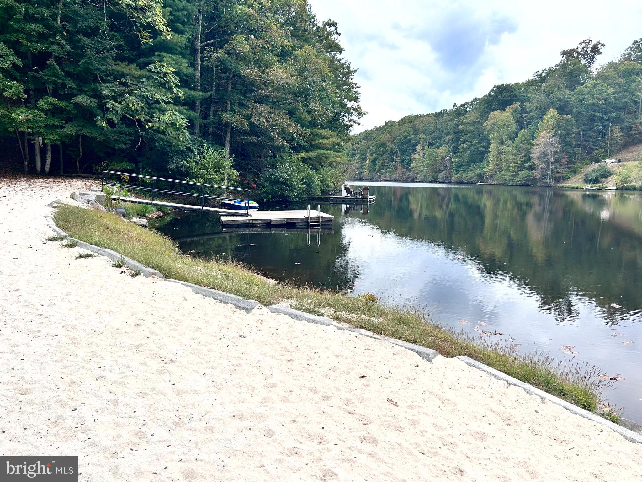 SLEEPY HOLLOW - Land