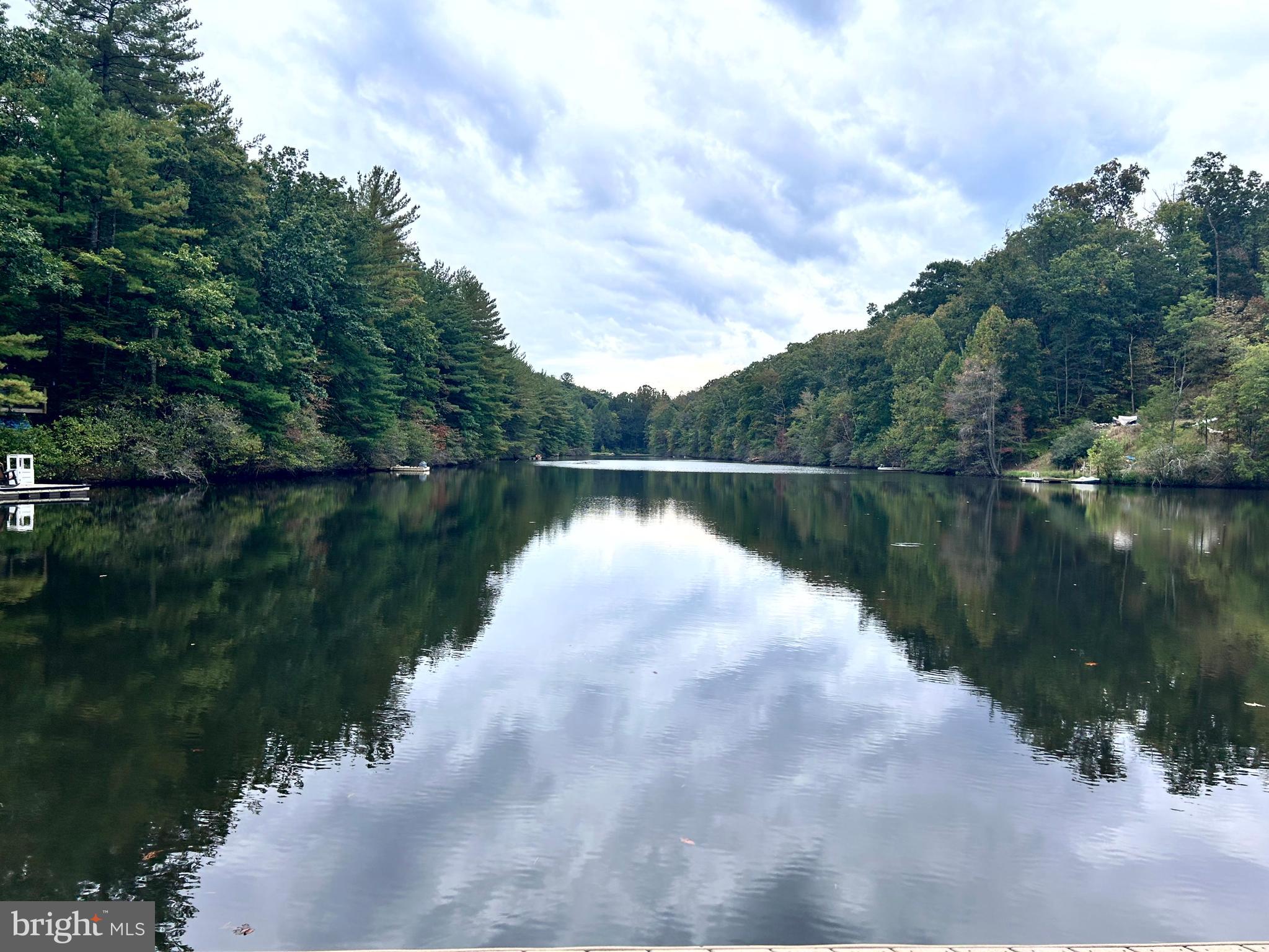 SLEEPY HOLLOW - Land