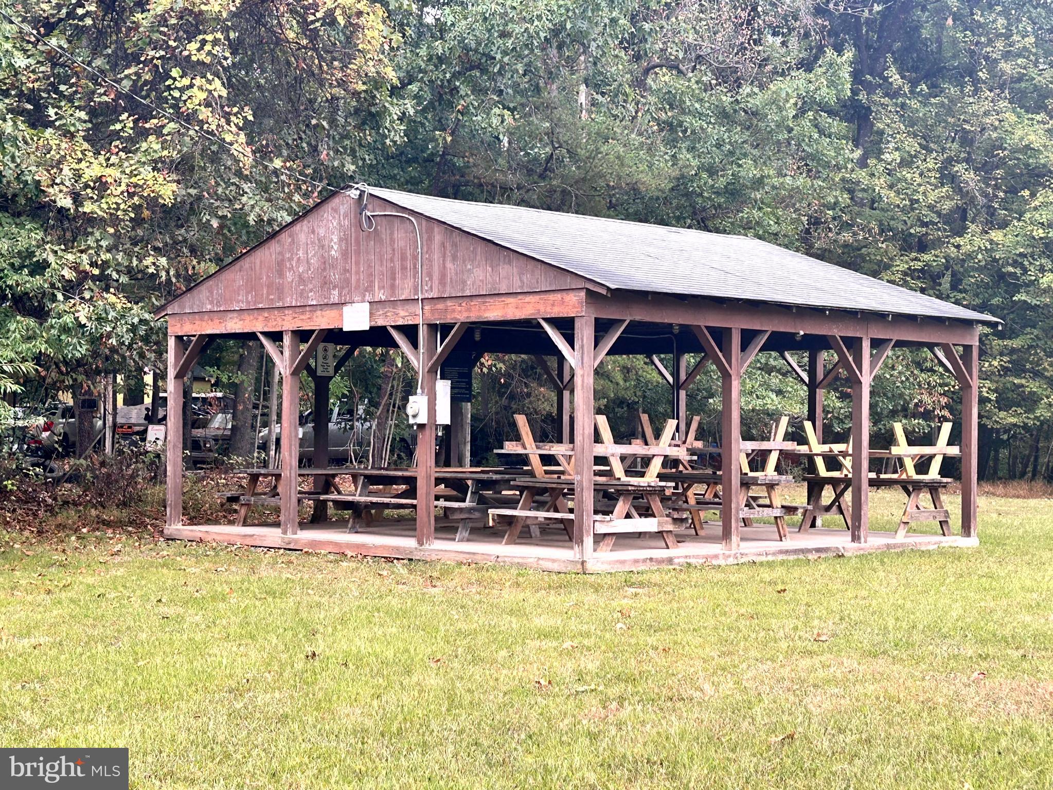 SLEEPY HOLLOW - Land