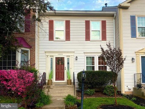 Photo of 14604 Battery Ridge Lane, CENTREVILLE, VA 20120 (MLS # VAFX2307342)
