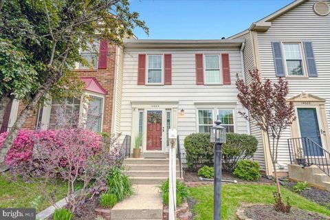 Photo of 14604 Battery Ridge Lane, CENTREVILLE, VA 20120 (MLS # VAFX2307342)