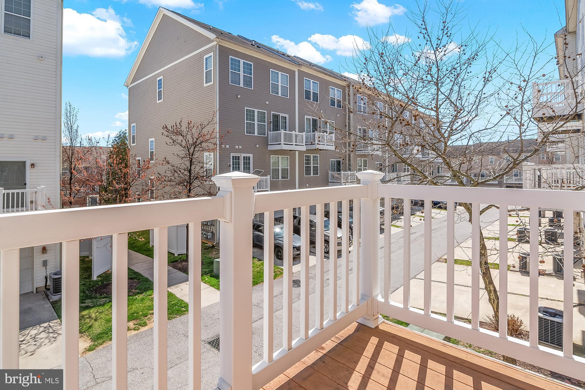 SUMMERFIELD AT MISSION PLACE - Residential