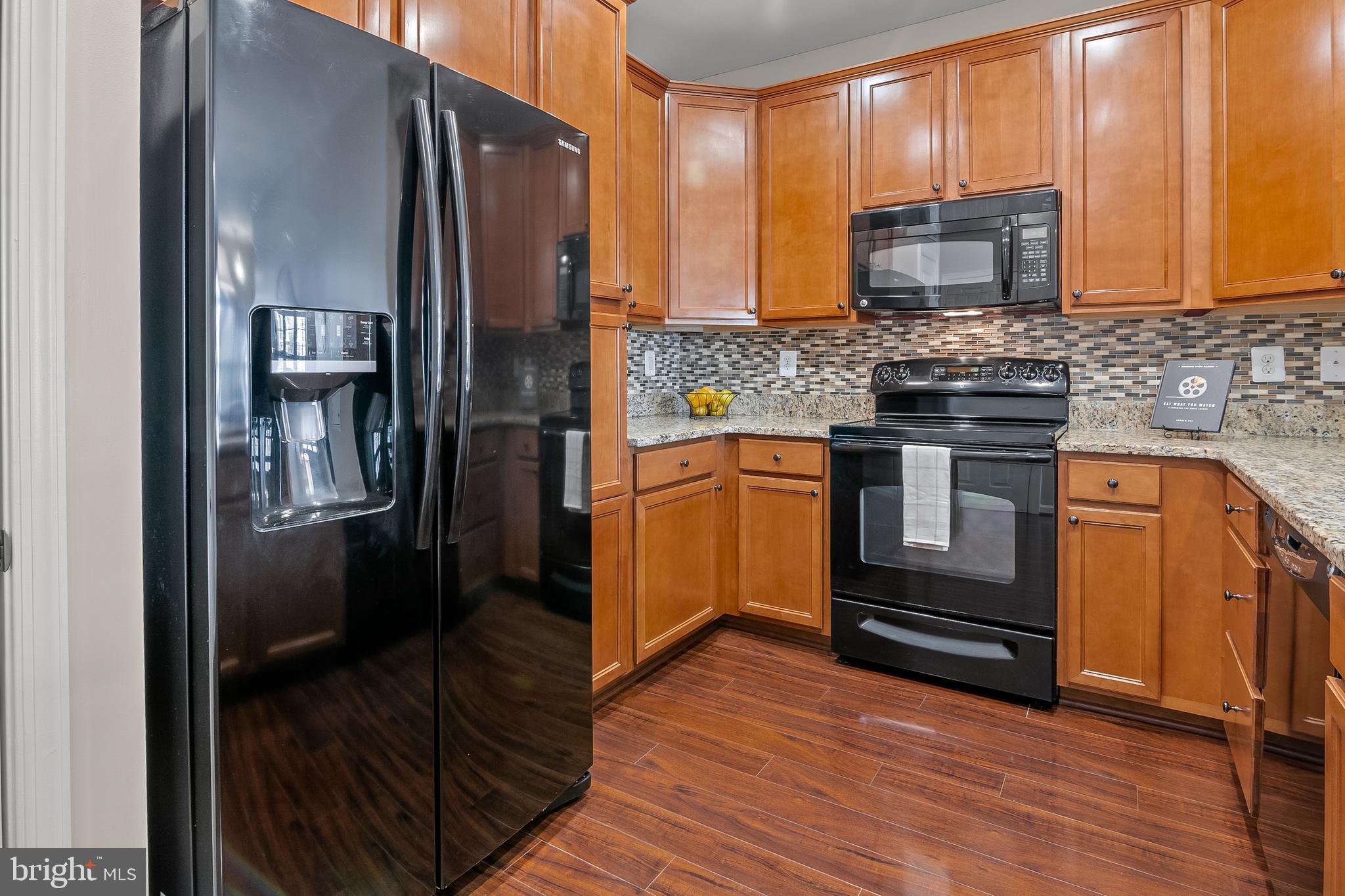 SUMMERFIELD AT MISSION PLACE - Residential