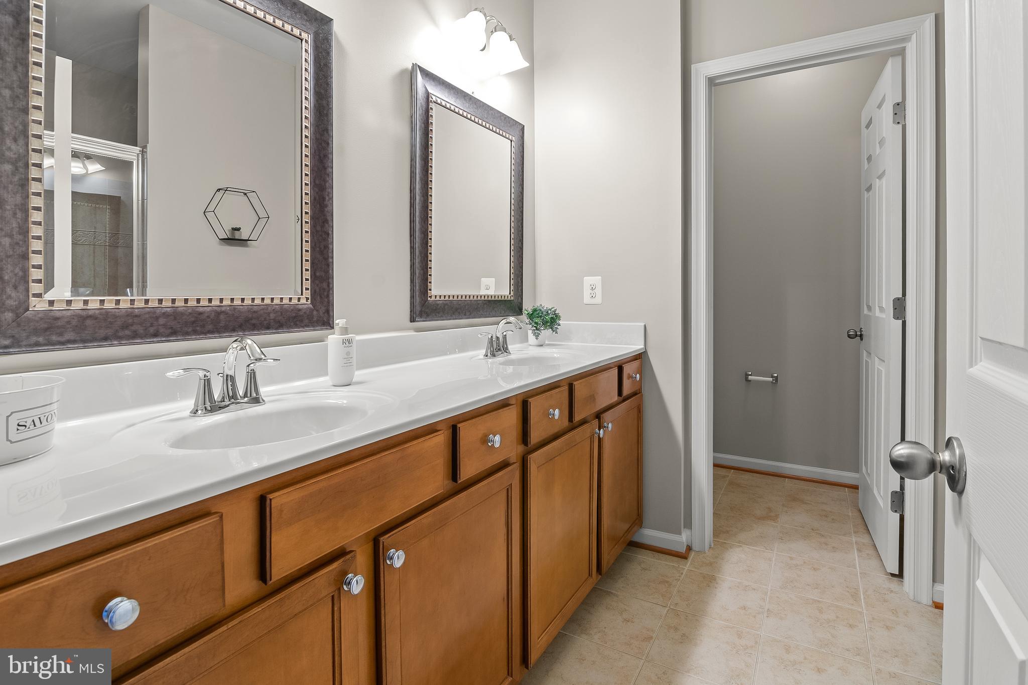 SUMMERFIELD AT MISSION PLACE - Residential