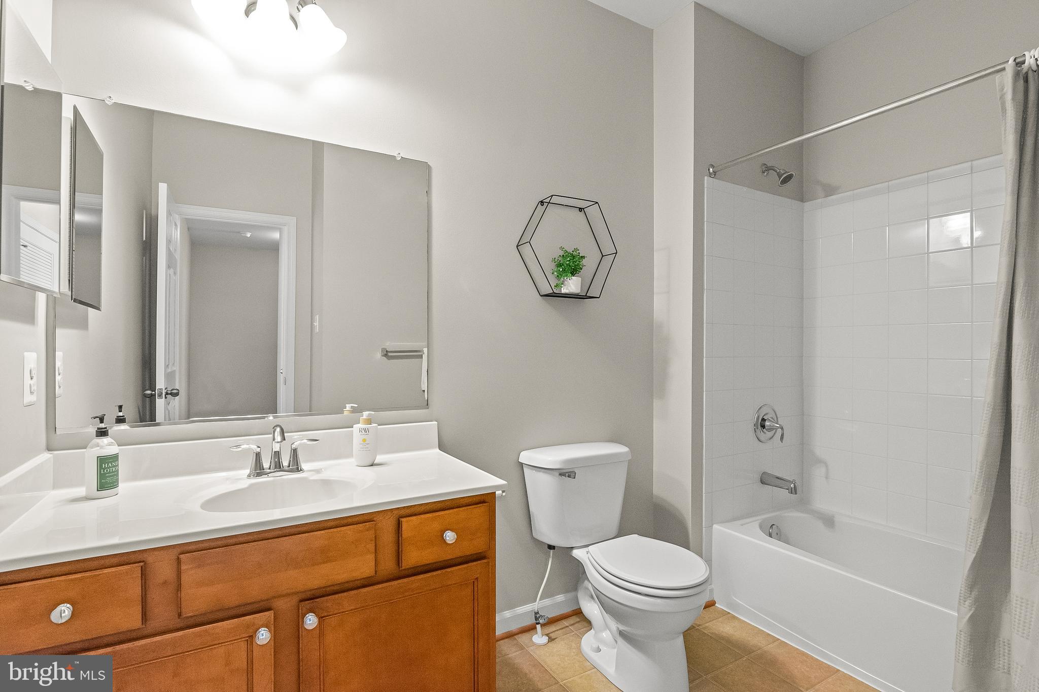 SUMMERFIELD AT MISSION PLACE - Residential