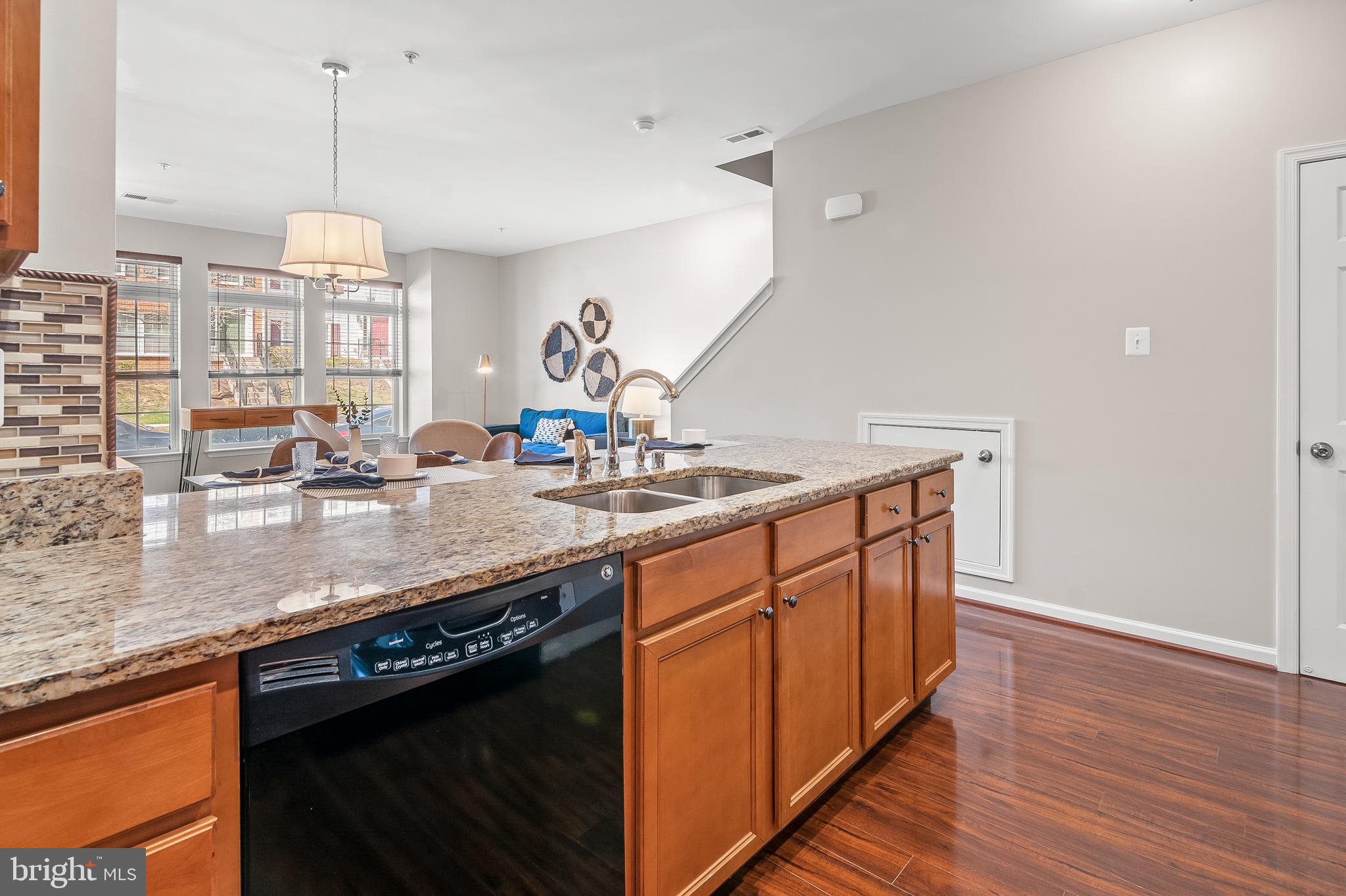 SUMMERFIELD AT MISSION PLACE - Residential