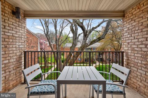 Photo of 862 College Parkway #202, ROCKVILLE, MD 20850 (MLS # MDMC2226702)