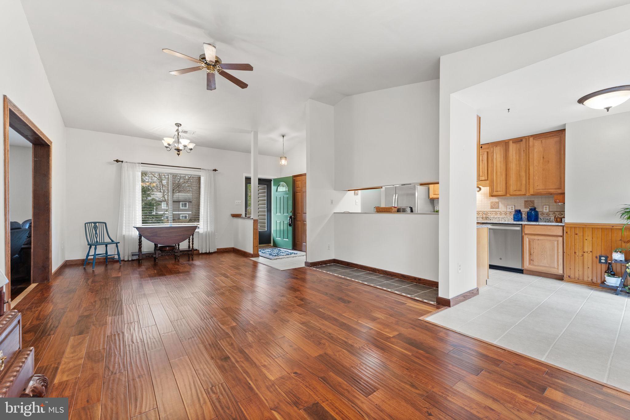 WARRENTON VILLAGE - Residential