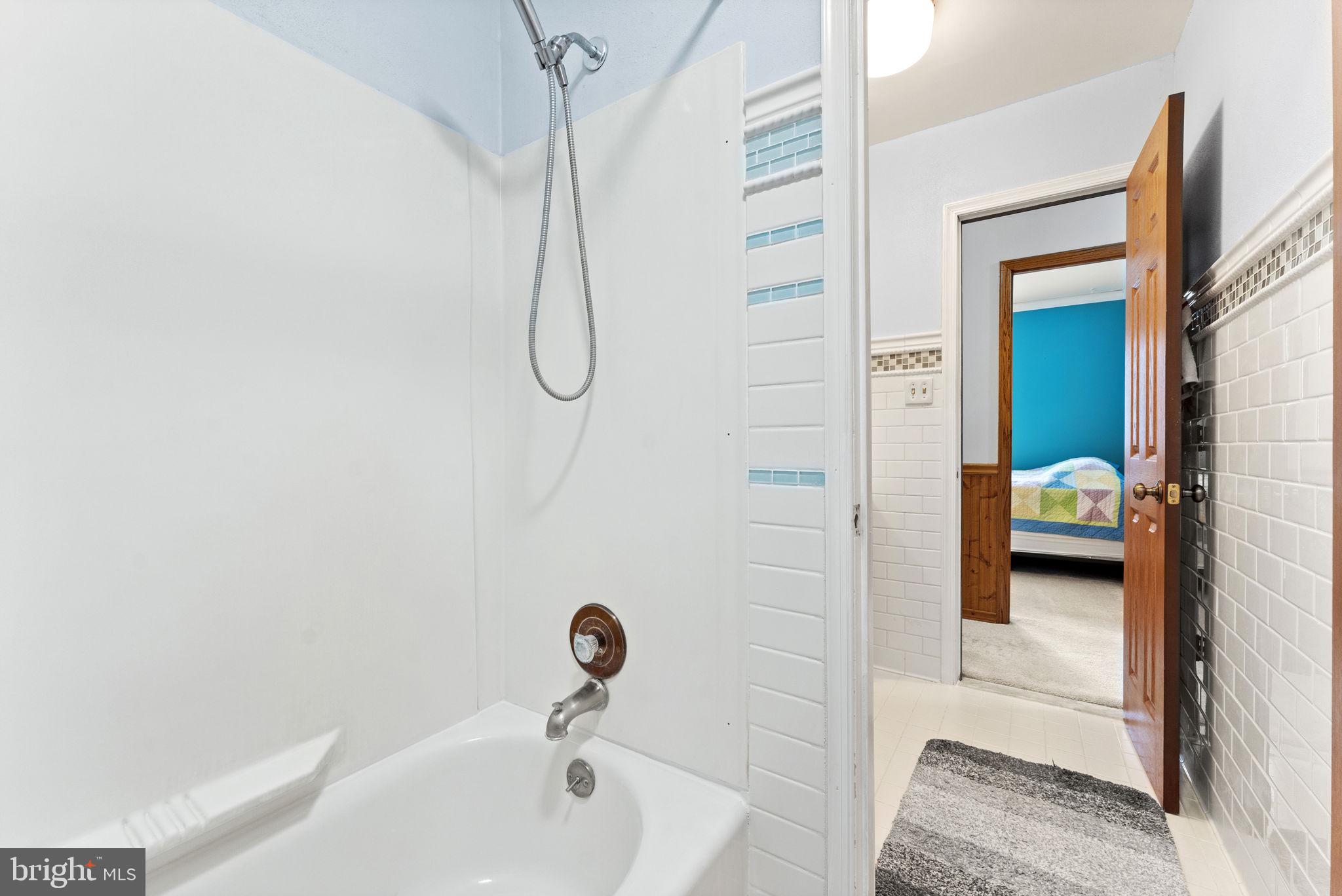 WARRENTON VILLAGE - Residential