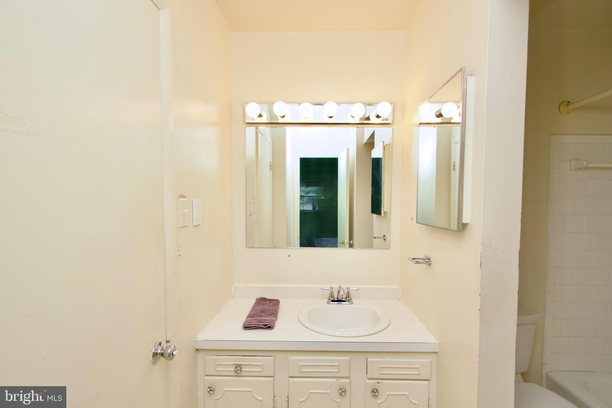 HAYFIELD FARM - Residential